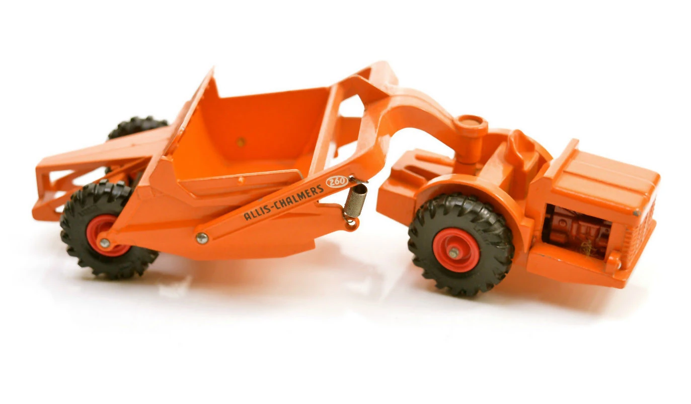 Allis-Chalmers Motor Scraper
