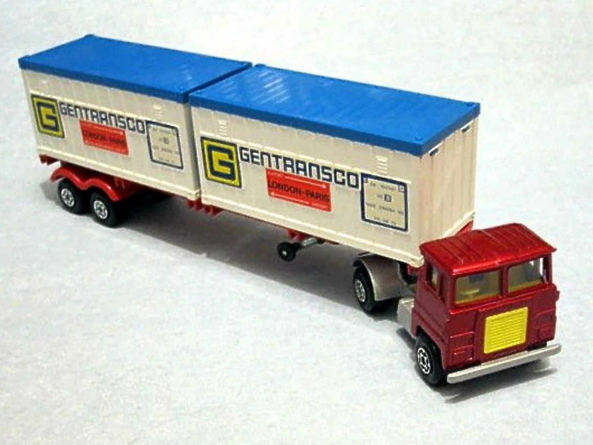 Articulated Container Truck