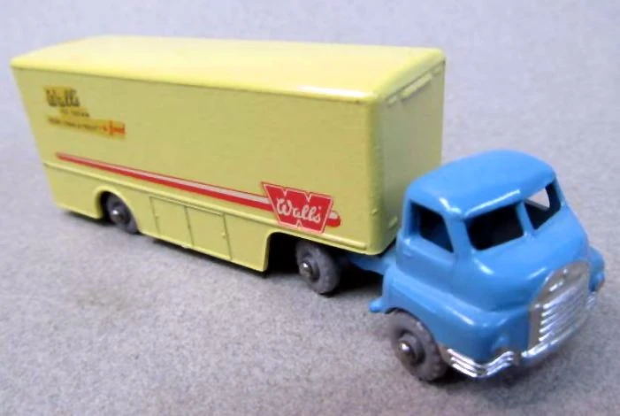 Bedford Articulated Truck