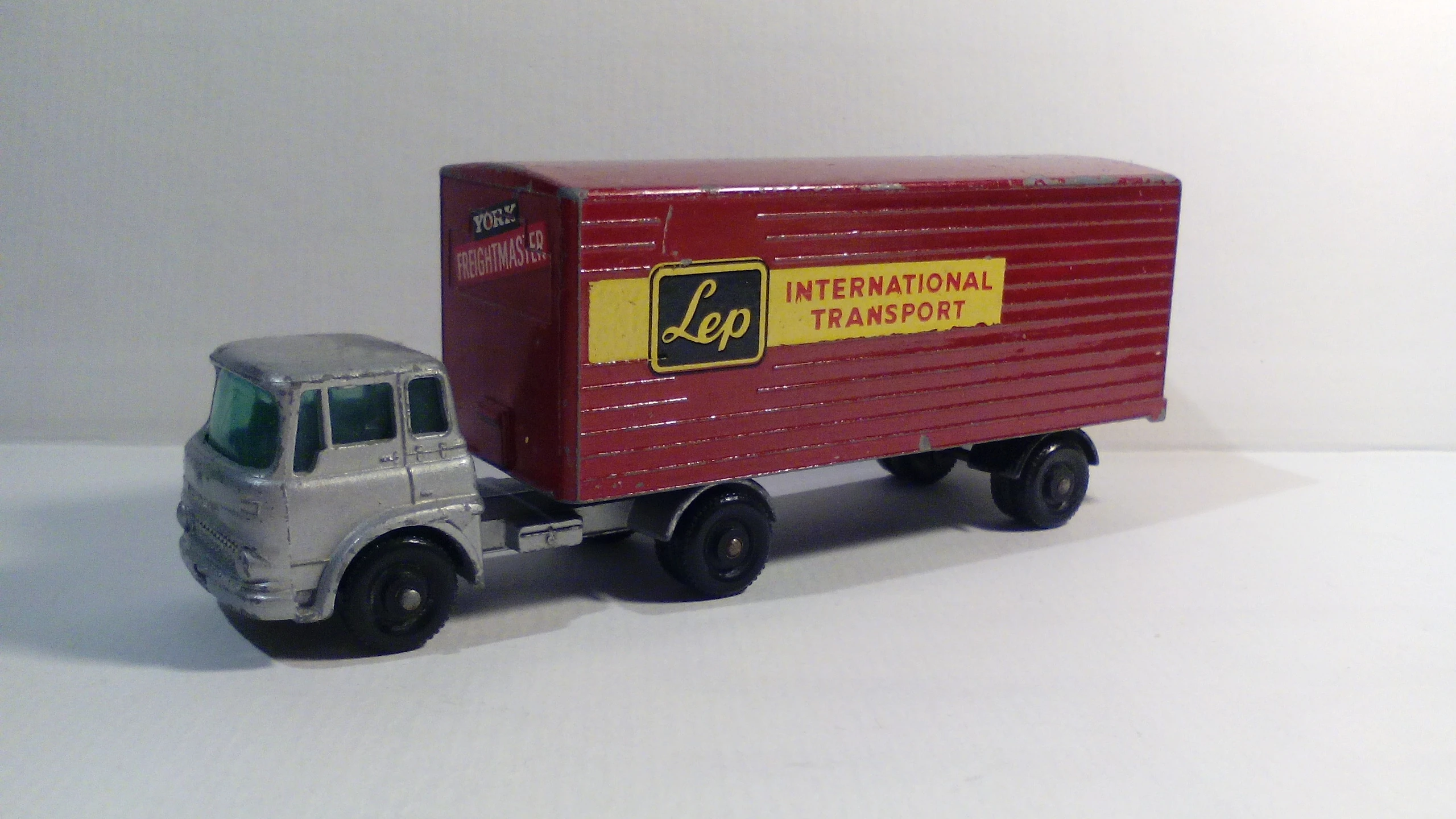 Bedford Tractor & York Freightmaster Trailer